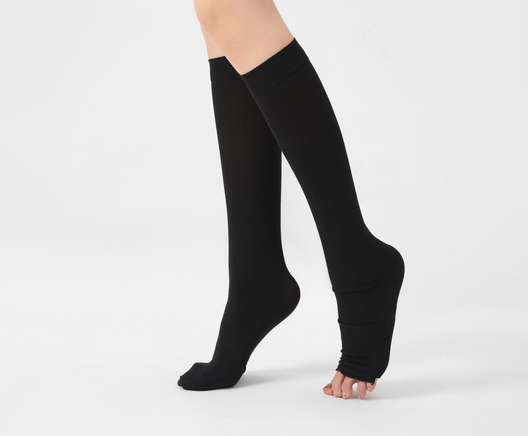 Al Thuraya Wudu Socks for Men & Women – 6 Pairs, 70 DEN Knee-High Stockings, Free Size, Soft, Breathable, Anti-Pilling, Black & White